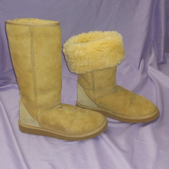 UGG Shoes - EUC UGG CLASSIC TALL TAN BOOTS * SIZE 8W * UGG BOOTS * FOLDABLE * KNEE HIGH
